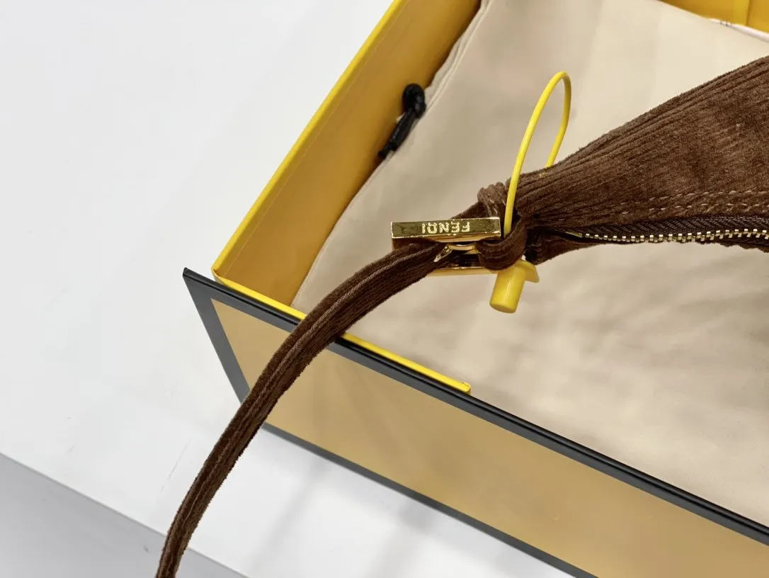 EN   Designer bags by Fendi 200