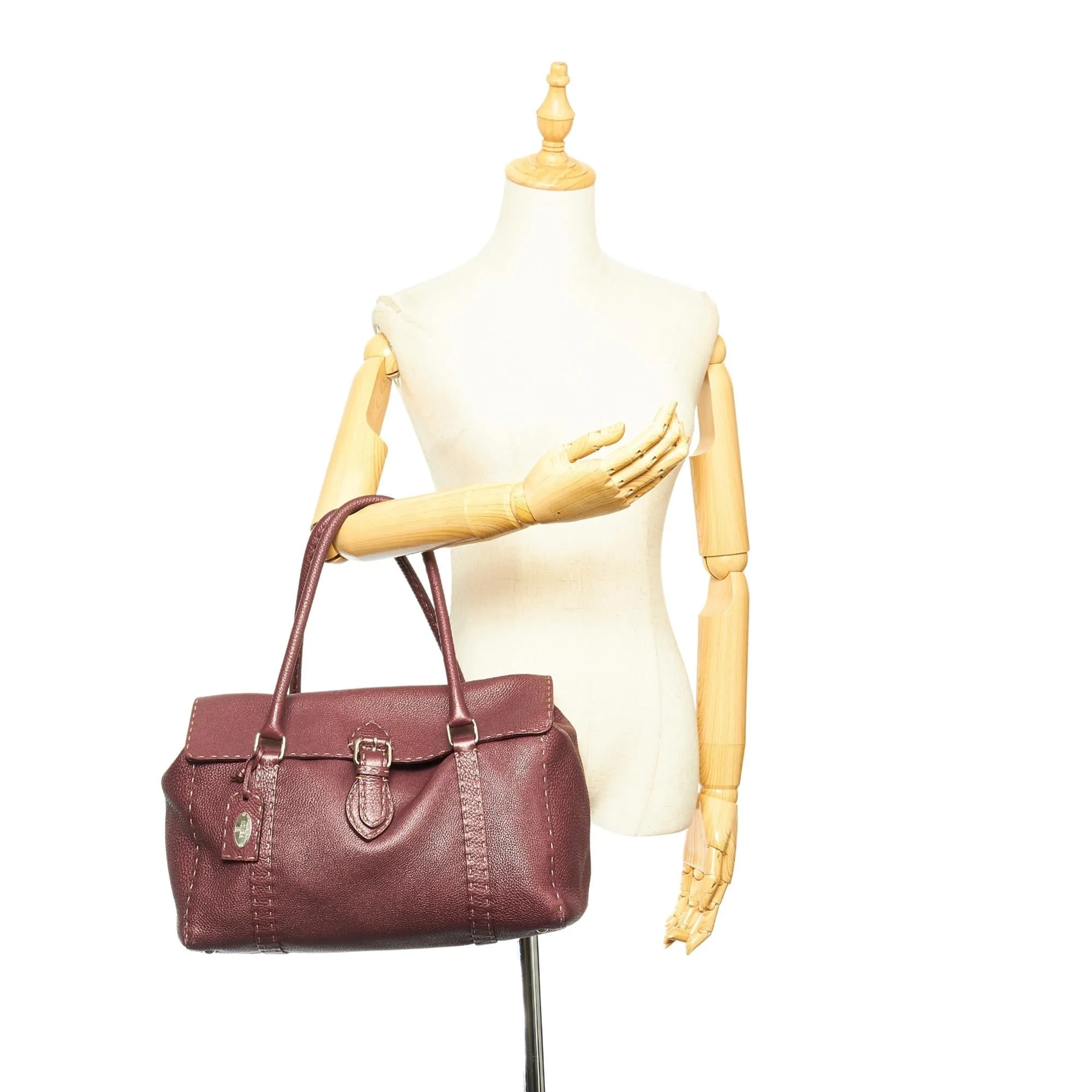 Fendi Selleria Linda Leather Shoulder Bag (SHG-31687)